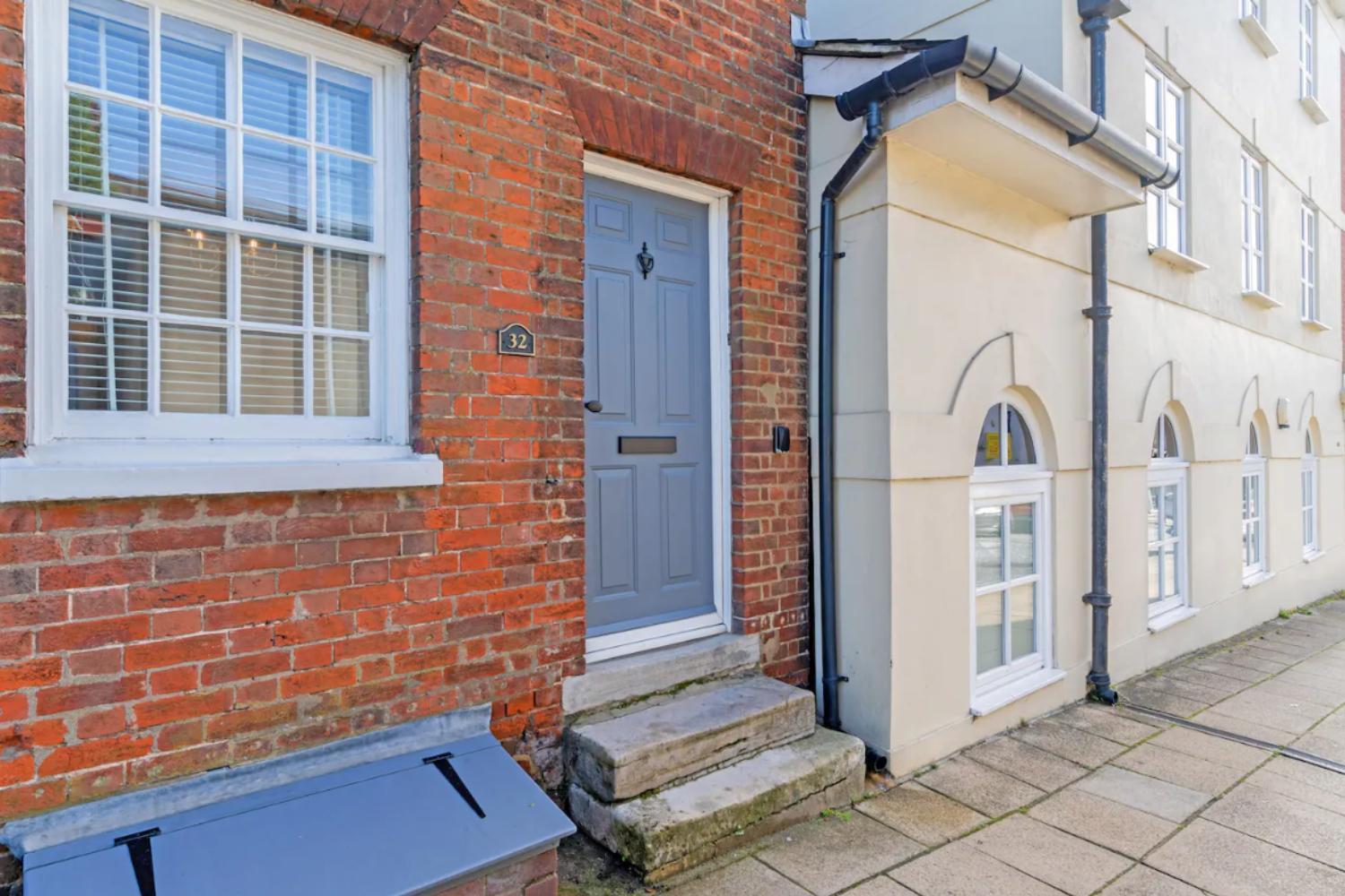 2 Bedrooms Stunning Westgate Cottage Retreat, Central Winchester, Free On-Street Parking Permit, With Garden Close To Cathedral - Sleeps 6, Pets Are Welcome, Summer Special Offer! - By Blue Puffin Stays Exterior foto