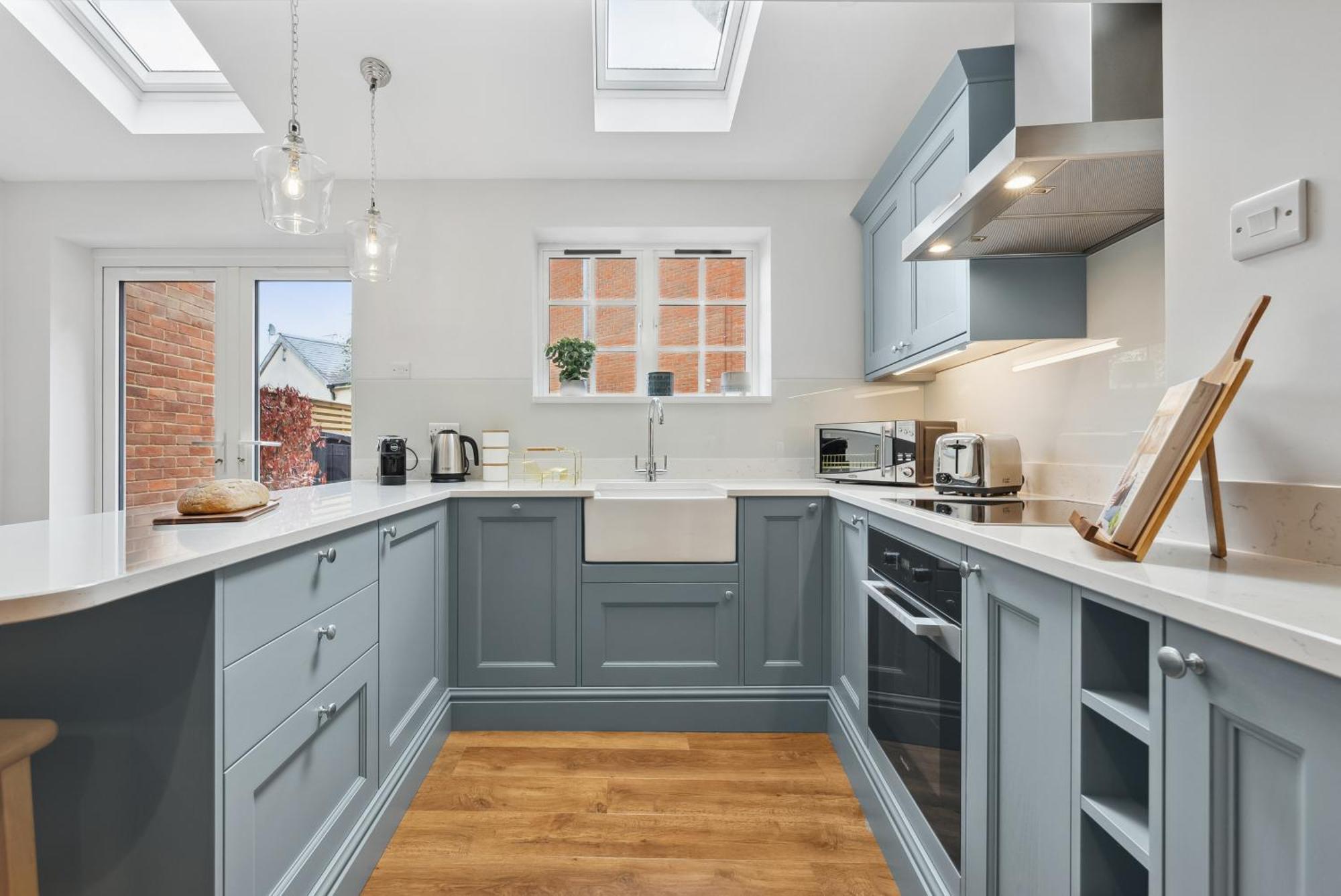2 Bedrooms Stunning Westgate Cottage Retreat, Central Winchester, Free On-Street Parking Permit, With Garden Close To Cathedral - Sleeps 6, Pets Are Welcome, Summer Special Offer! - By Blue Puffin Stays Exterior foto