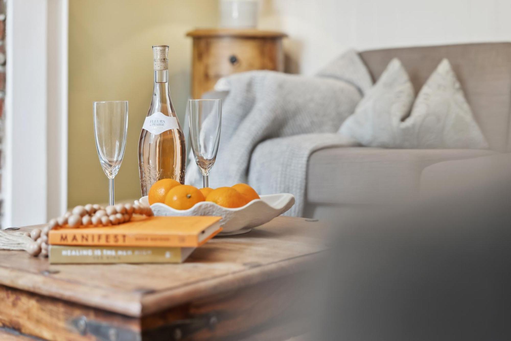 2 Bedrooms Stunning Westgate Cottage Retreat, Central Winchester, Free On-Street Parking Permit, With Garden Close To Cathedral - Sleeps 6, Pets Are Welcome, Summer Special Offer! - By Blue Puffin Stays Exterior foto